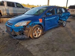 Ford Focus SE 2.0L 4 2013