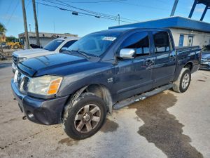 Nissan Titan XE 5.6L 8 2004