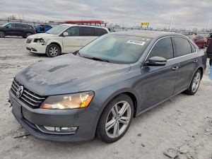 Volkswagen Passat SE 3.6L 6 2013