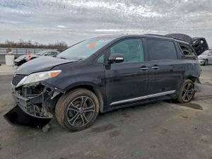 Toyota Sienna XLE 3.5L 6 2014