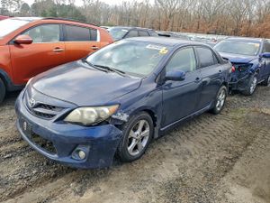 Toyota Corolla BASE 1.8L 4 2013