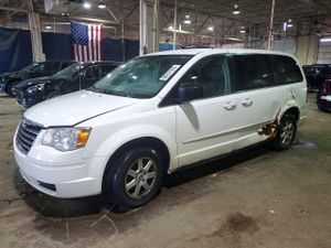 Chrysler Town & Country LX 3.8L 6 2010