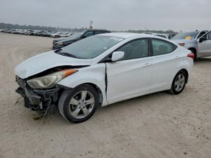 Hyundai Elantra GLS 1.8L 4 2013