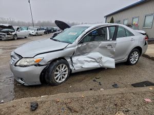 Toyota Camry BASE 2.5L 4 2011