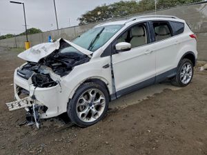 Ford Escape TITANIUM 2.0L 4 2015