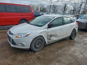 Ford Focus SE 2.0L 4 2012