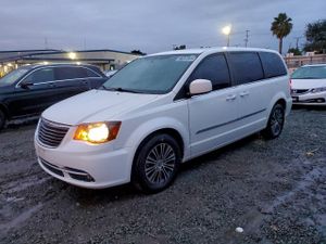 Chrysler Town & Country S 3.6L 6 2014