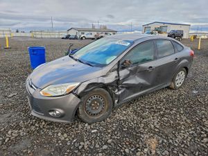 Ford Focus SE 2.0L 4 2012