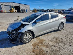 Hyundai Elantra SE 1.8L 4 2015