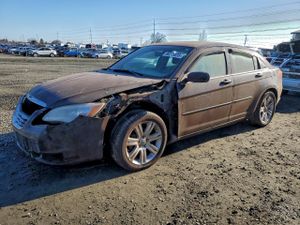 Chrysler 200 TOURING 2.4L 4 2013