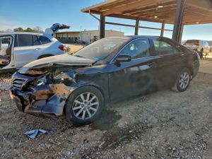 Toyota Camry BASE 2.5L 4 2011