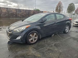 Hyundai Elantra GLS 1.8L 4 2013