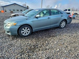 Toyota Camry BASE 2.5L 4 2011
