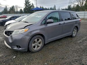 Toyota Sienna 3.5L 6 2014