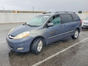 Toyota Sienna XLE 3.3L 6 2006