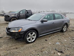Volkswagen Passat SE 2.5L 5 2012