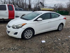 Hyundai Elantra GLS 1.8L 4 2013