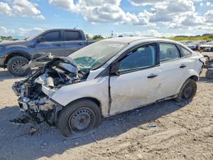 Ford Focus S 2.0L 4 2012