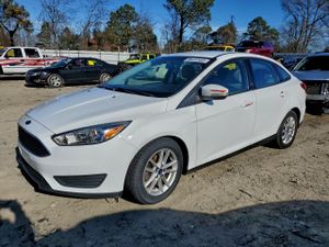 Ford Focus SE 2.0L 4 2015