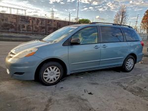 Toyota Sienna CE 3.5L 6 2007