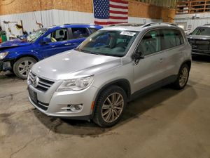 Volkswagen Tiguan S 2.0L 4 2011