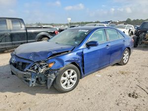 Toyota Camry BASE 2.5L 4 2011