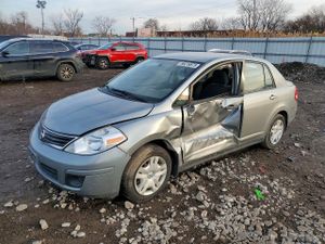 Nissan Versa S 1.8L 4 2011