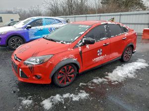 Ford Focus SE 2.0L 4 2013