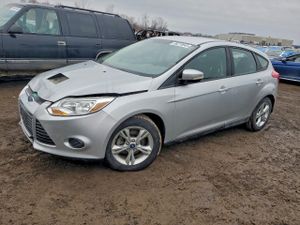 Ford Focus SE 2.0L 4 2013
