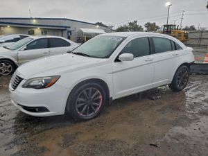 Chrysler 200 TOURING 2.4L 4 2013