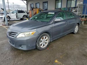 Toyota Camry BASE 2.5L 4 2011