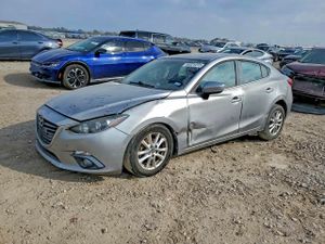 Mazda 3 TOURING 2.0L 4 2015