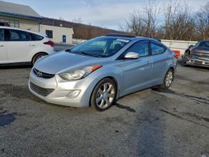 Hyundai Elantra GLS 1.8L 4 2013
