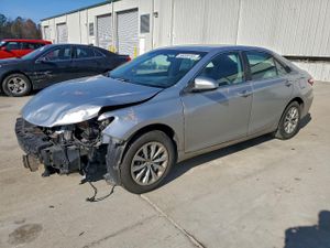 Toyota Camry LE 2.5L 4 2015