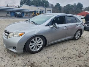 Toyota Venza LE 2.7L 4 2015