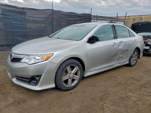 Toyota Camry BASE 2.5L 4 2012