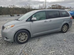 Toyota Sienna XLE 3.5L 6 2014