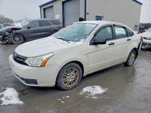 Ford Focus SE 2.0L 4 2010