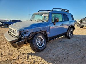 Toyota FJ Cruiser 4.0L 6 2014