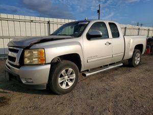 Chevrolet Silverado 1500 C1500 LT 5.3L 8 2011