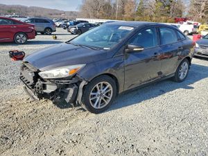 Ford Focus SE 2.0L 4 2015