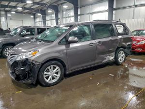 Toyota Sienna XLE 3.5L 6 2015