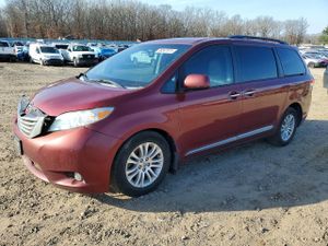 Toyota Sienna XLE 3.5L 6 2013