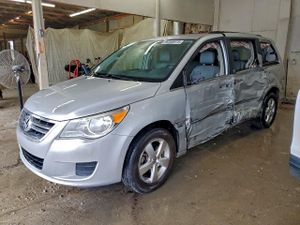 Volkswagen Routan SE 3.6L 6 2011