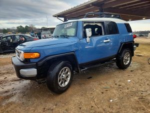 Toyota FJ Cruiser 4.0L 6 2013