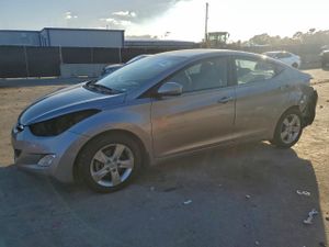 Hyundai Elantra GLS 1.8L 4 2013