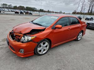 Toyota Corolla BASE 1.8L 4 2013