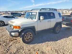 Toyota FJ Cruiser 4.0L 6 2012