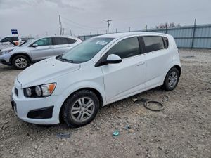 Chevrolet Aveo (Sonic) LT 1.8L 4 2015