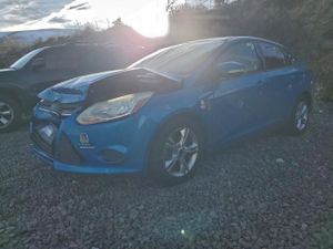 Ford Focus SE 2.0L 4 2013